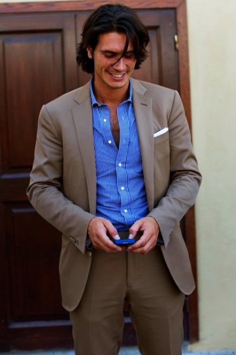 brown-suit-blue-shirt